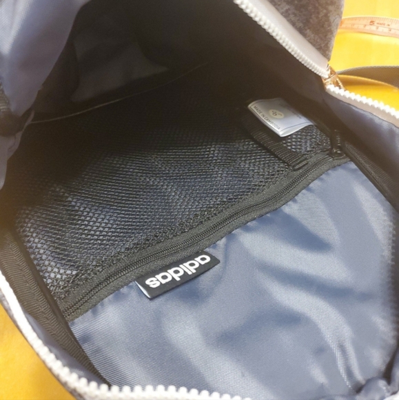X- posted •Adidas mini backpack/purse• EUC, sanitized & ready• adjustable straps - Picture 5 of 12